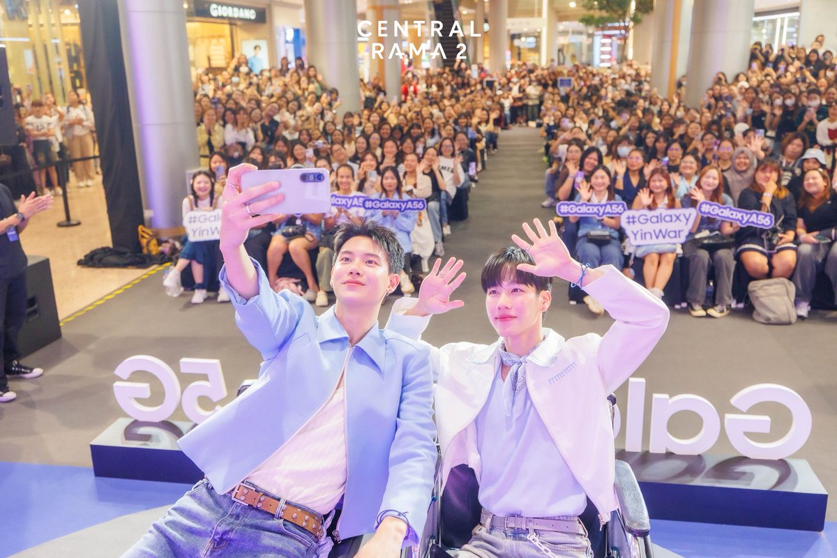centralrama2's tweet photo. Selfie กันหน่อยยยย📸

#CentralRama2 
#GalaxyxYinWar #GalaxyA56
#หยิ่นวอร์ #YINWAR #warwanarat #yinyin_anw https://t.co/m9I1P5dOcb