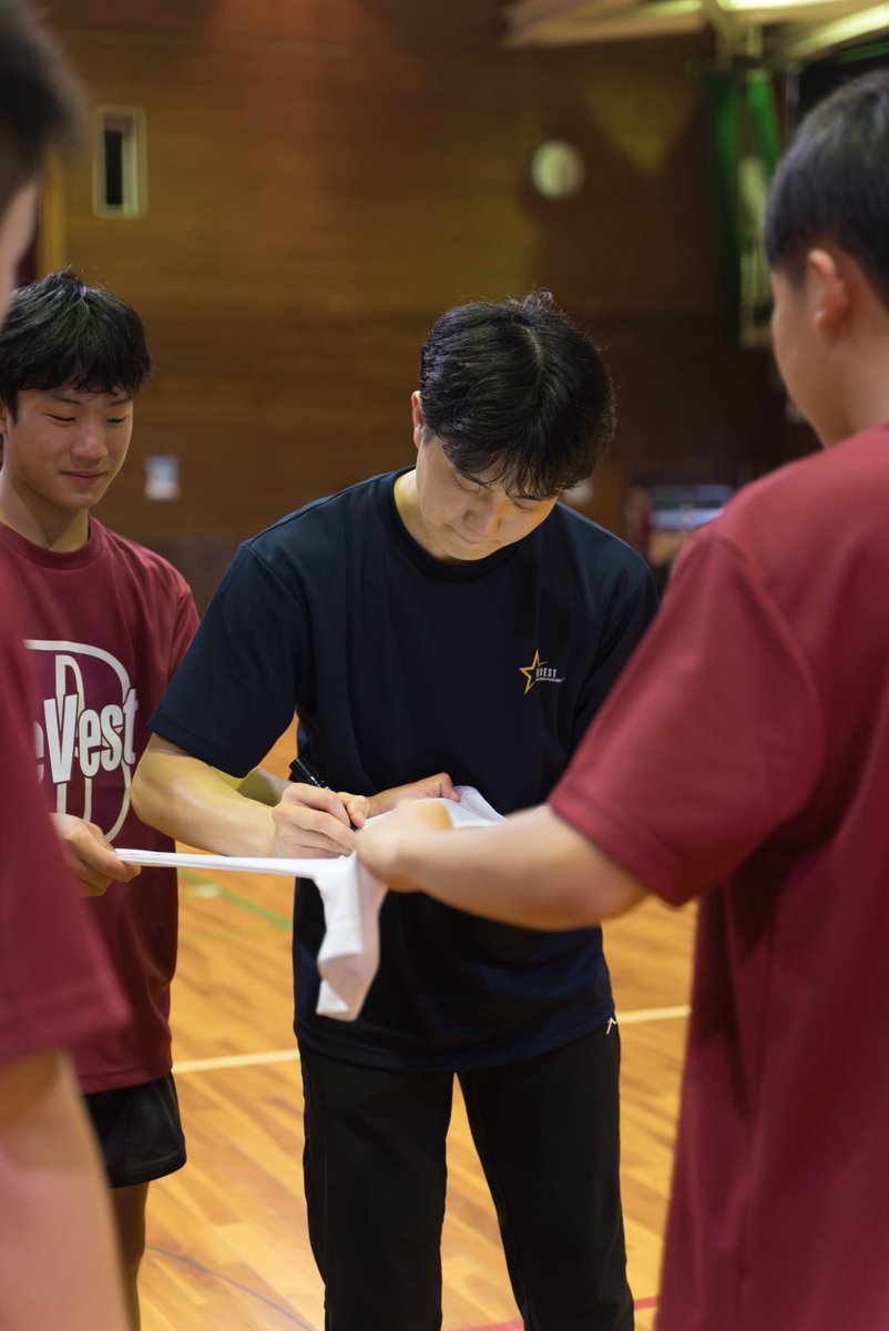 チャリティークリニック2025 SUMMER
⁡
出身地大阪府で多くの方々にご協力頂き、小中学生をメイン対象にしたバスケクリニックを実施致しました。
⁡
今回のクリニック利益は犬猫保護施設等へ寄付させて頂きます🐶