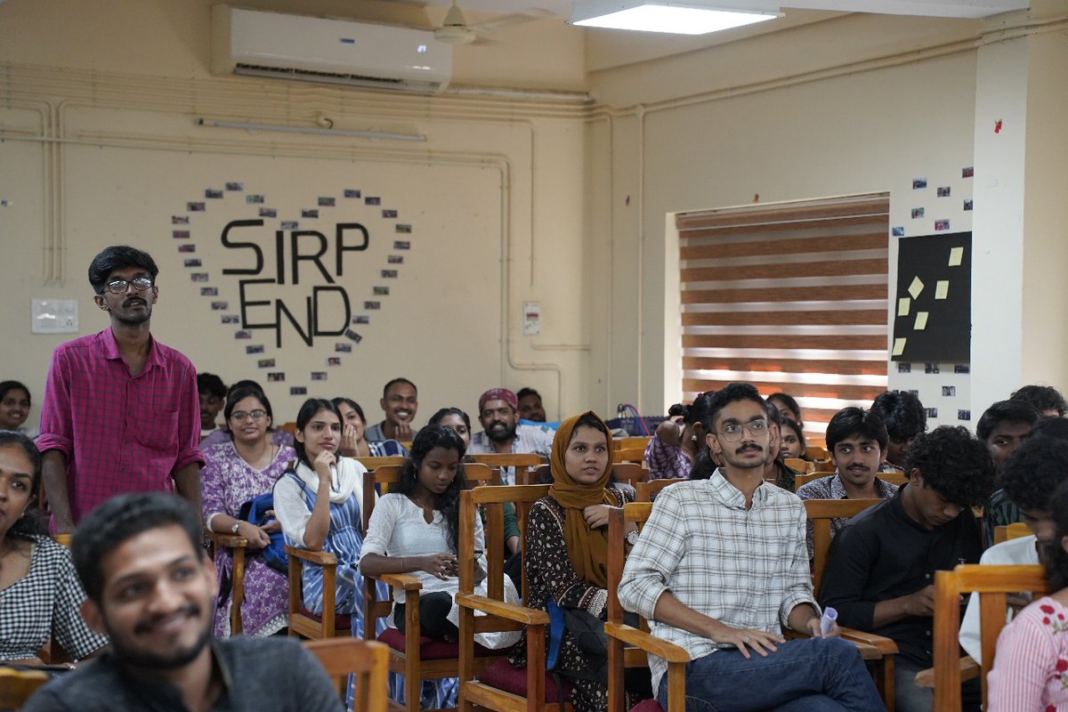 BadushaManjeri's tweet photo. Back on the Quiz Master’s podium! 🎤 Hosting the INDIA@79 Quiz for Pragyaan &amp; Commune Quiz Club was an electrifying comeback. Huge thanks to the organisers, participants &amp; @DSUMGU for making it a memorable event. #Quizzing #IndiaQuiz https://t.co/zt8WkMvjjx