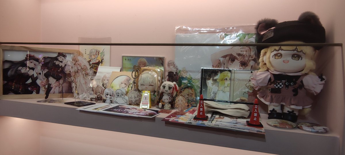 台北一日遊紀錄--餐點
這是第一次去女僕咖啡廳用餐，真的很緊張，被開話題時完全失去組織語言的能力，只剩下阿巴阿巴的功能。
但是當我一頁頁翻閱留言筆記本，並一邊看著熟悉的ID出現在白紙上的時候，就覺得：哇，這就是我平常相處的社群沒錯！
.
.
更多內文下收
#柚我得到栗量了