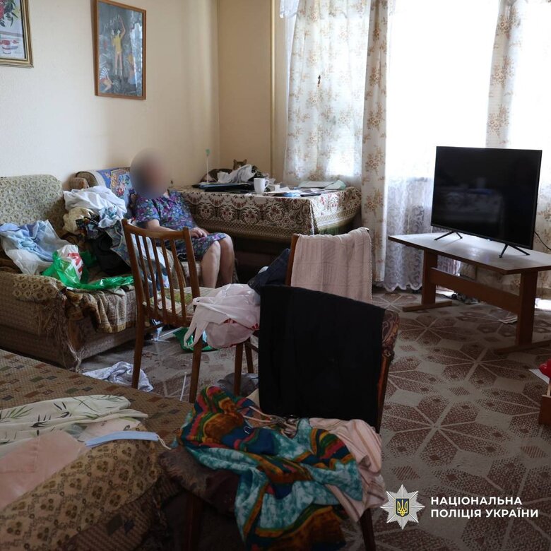 Поліція затримала нападників на квартиру матері військовослужбовця ЗСУ в Харківській області

censor.net/ua/p3570126