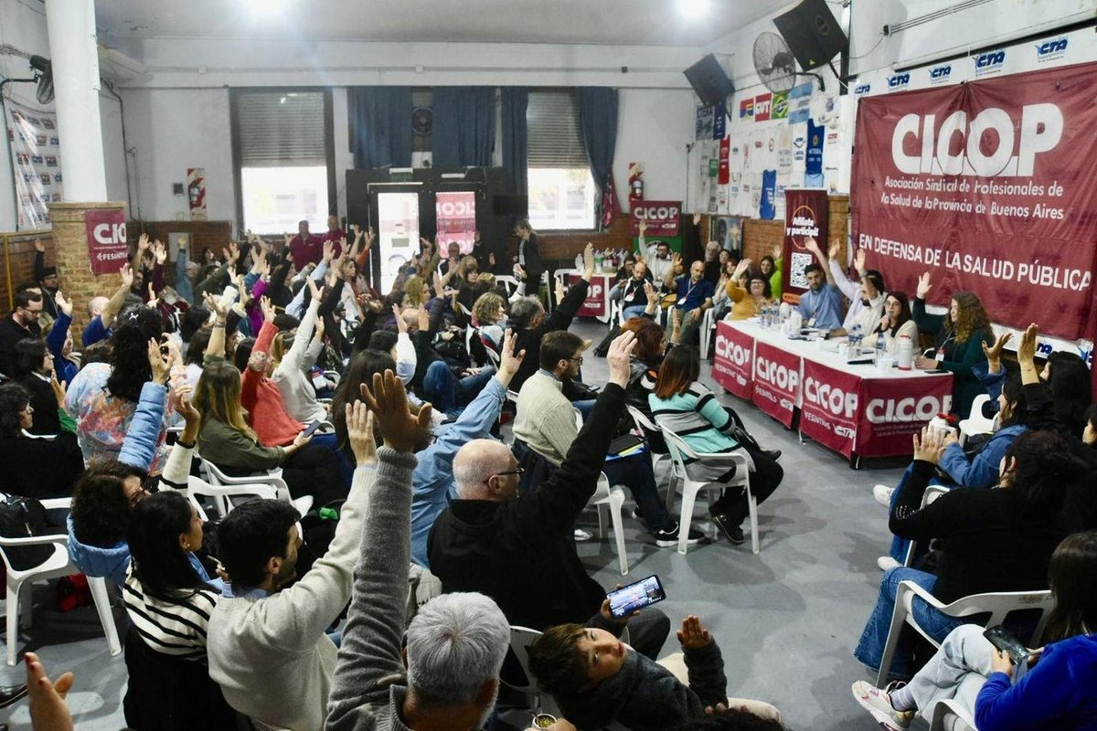 Un multitudinario Congreso del gremio de la salud CICOP aceptó por amplísima mayoría la oferta paritaria formulada por el Gobierno bonaerense. + Info y tel p/notas MARIAPRESS.COM <a href="/CICOP_ok/">CICOP</a>
