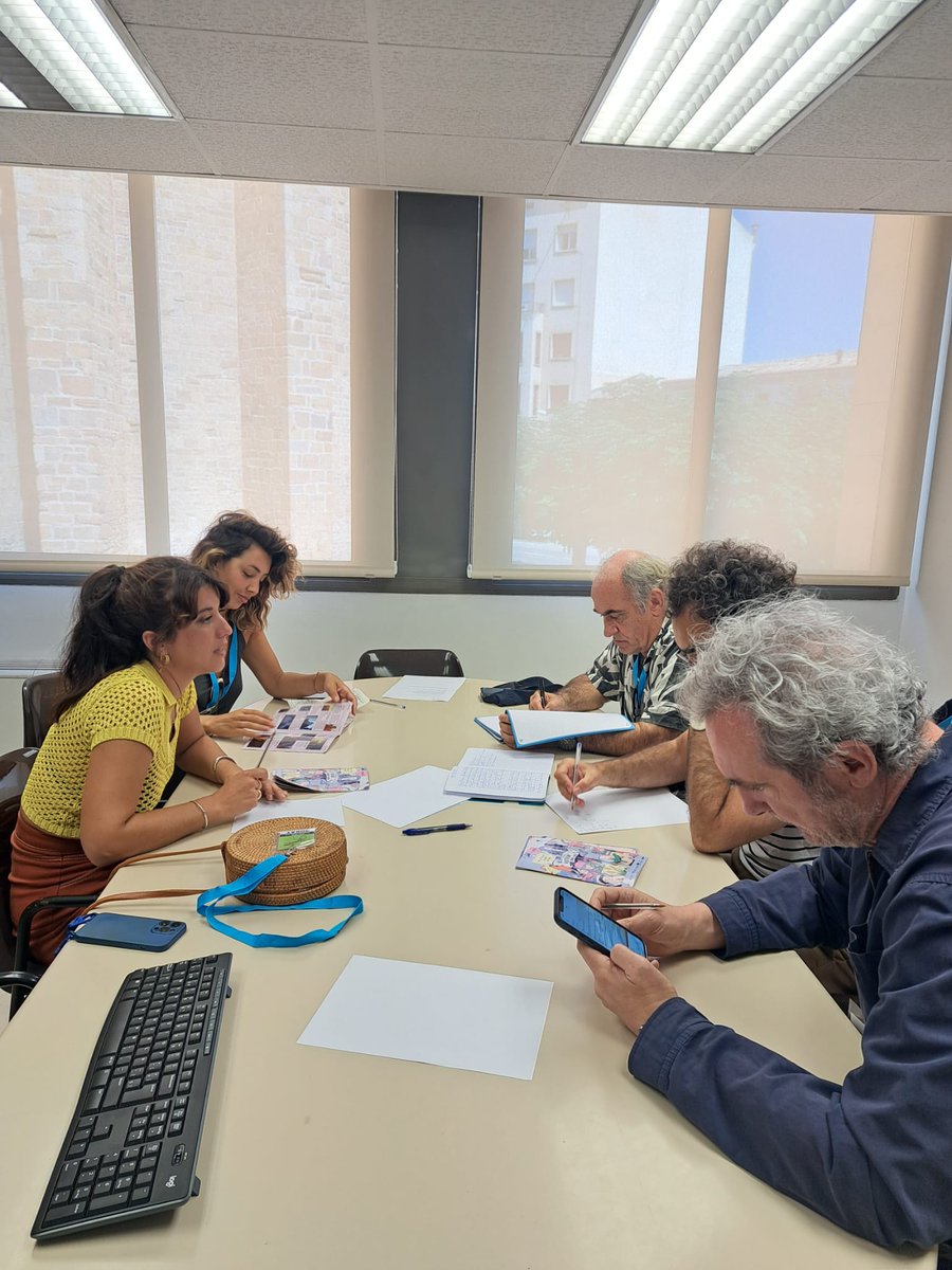 Mostremp's tweet photo. El jurat de la 14a edició de #MOSTREMP2025 ja està escollint els guanyadors d'enguany 🤎 https://t.co/nE97WYohmN
