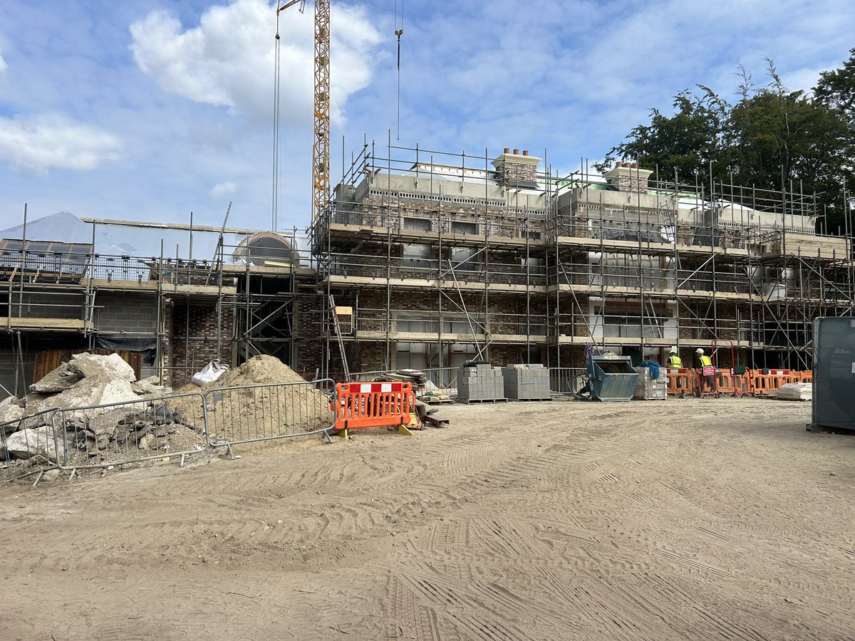 me3projects's tweet image. 🚪✨ Exciting Project Update! ✨🚪

We’re pleased to share that we’re about to start a new window contract on Blackhills Private Road in Esher. 🏡

Surveying is now underway, and we’re looking forward to delivering a high-quality install.

#Esher #windowsanddoors #timberwindows