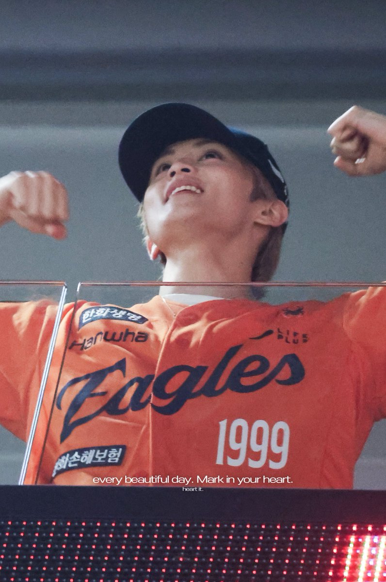 250823 한화 시구

마크 지금 신났다고

#MARK #MARKLEE #마크