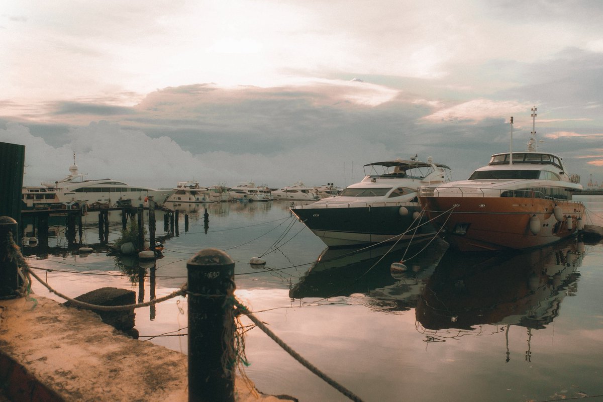 ronypoop's tweet image. Sunset 📍Manila Bay