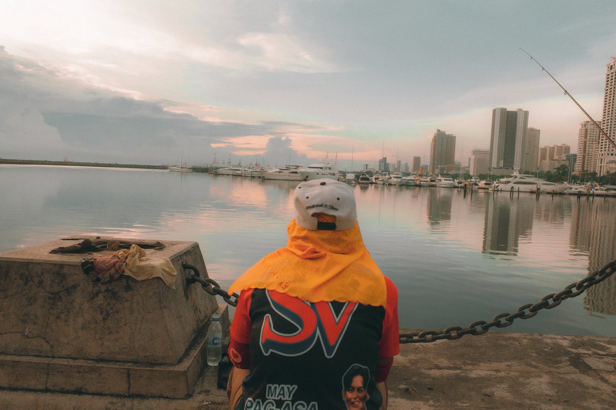 ronypoop's tweet image. Sunset 📍Manila Bay