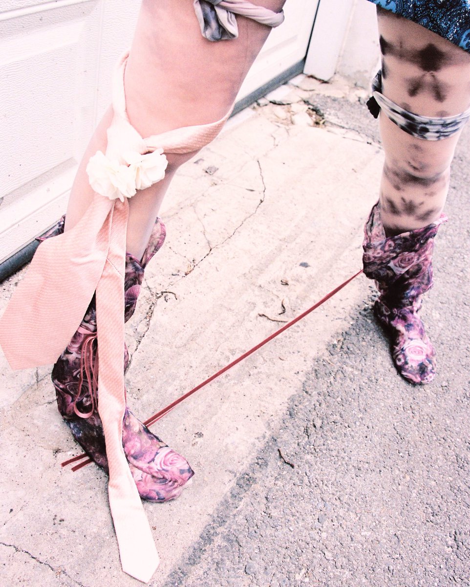 gwsnstagram's tweet image. [#LENA] 📸 lafindavril post 

Fray Me: Unravel

photographer twomanykite
hair&amp;amp;makeup gardeviah
model lafindavrill

#공원소녀 #GWSN #레나 

(1/2)