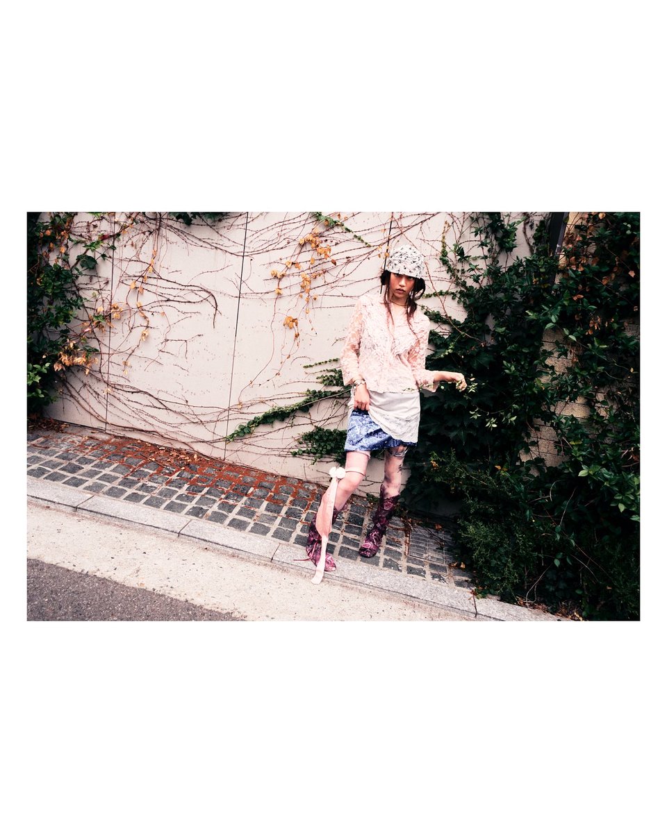 gwsnstagram's tweet image. [#LENA] 📸 lafindavril post 

Fray Me: Unravel

photographer twomanykite
hair&amp;amp;makeup gardeviah
model lafindavrill

#공원소녀 #GWSN #레나 

(1/2)