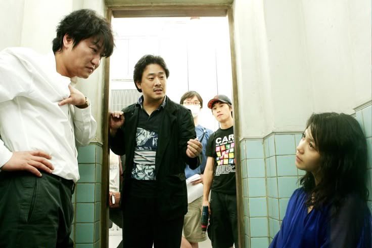 thalyonfilm's tweet photo. happy birthday to cinema master park chan-wook. https://t.co/RnXkQoQb1N