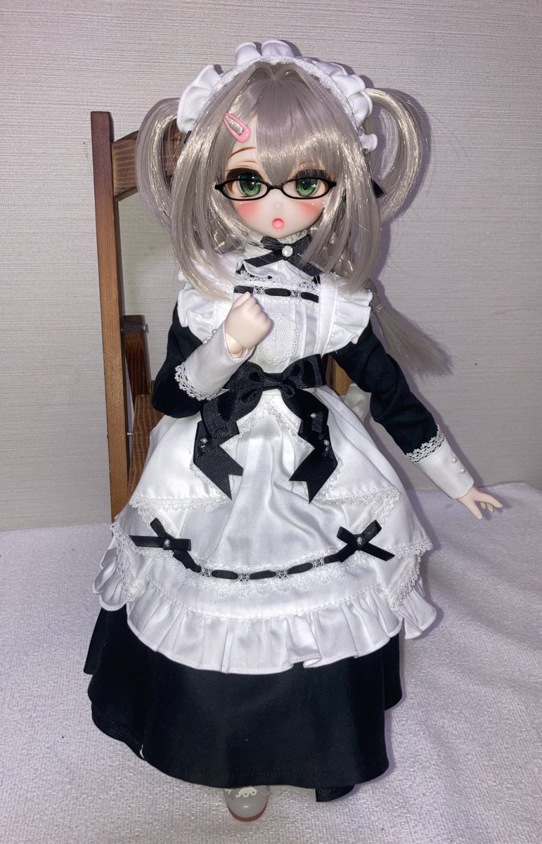 楓と柚寧が想像しているスカーレット姉妹…

カエデ「待ちかねたぞ！ユズネ・ベルモンドよ！」

ユズネ「滅びよ！ここは姉上が住む世界ではない！」

それ、スカーレット姉妹関係ないよ？

#イトミっ子
#ももマン
#のらねずみのアトリエ