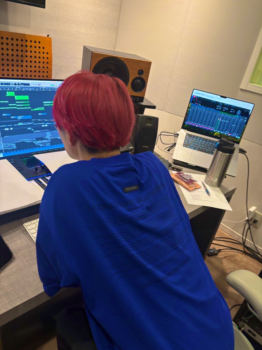 The recording is all done! This time it was at Huge M’s studio, who composed the song! Had such a great time—and the track turned out super cool!! Can’t wait for you to hear it, so please look forward to it!