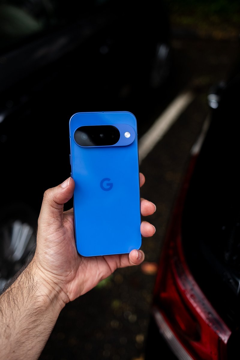 gogiinc's tweet photo. Google Pixel 10 in Indigo. Simple. Bold. Beautiful.

...the color upgrade your pocket deserves.

Would you choose this color?

#GooglePixel10 #Pixel10Indigo #MadeByGoogle #IndigoVibes