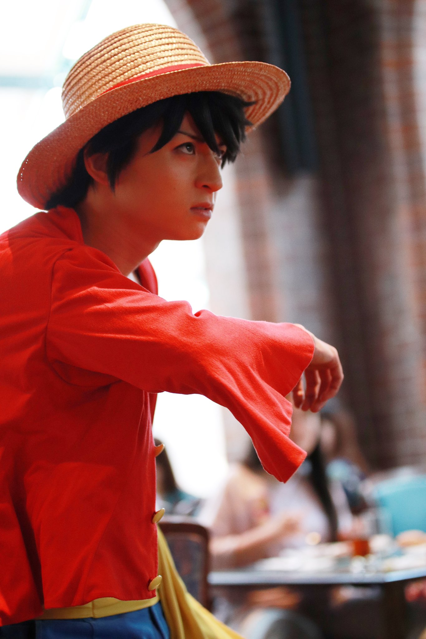 ONE PIECE USJ ユニバ　鞄　ロー　ゾロ　サンジ　サンレス　ルフィ USJ×ワンピースコラボグッズ：ポーチ付きトートバッグ(ルフィ