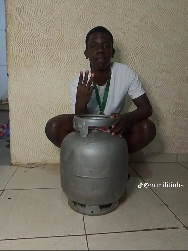 Rayan Cherki trying to replicate those De Bruyne's passes 💀