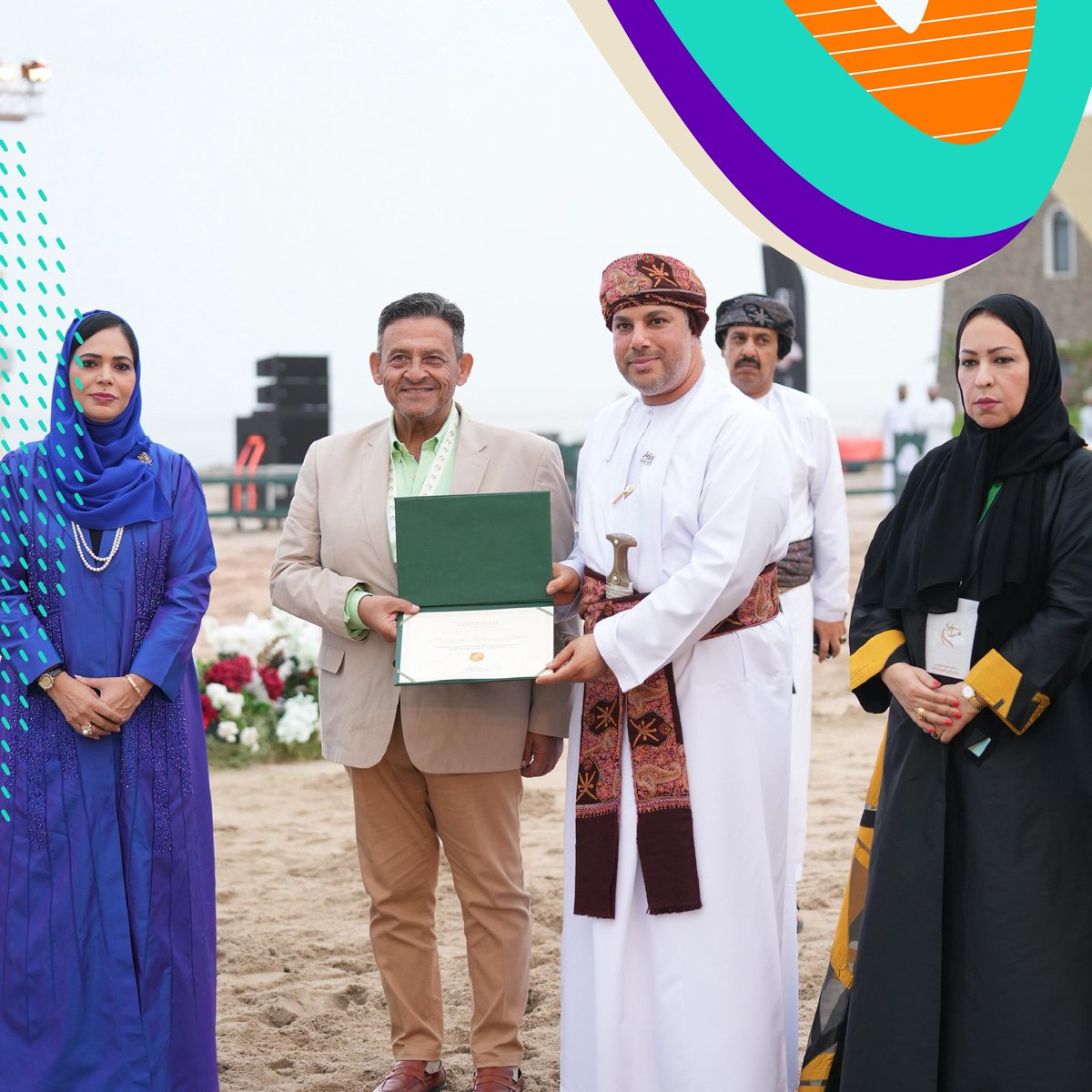 khareef_dhofar's tweet image. مرباط تتوشّح الجمال.. في ختام كأس ظفار الدولي لجمال الخيل العربية، تحت رعاية صاحب السمو السيد مروان بن تركي آل سعيد، محافظ ظفار 🐎

جابك لظفار ويجيبك جمالها ومُتعة فعالياتها ومُنافساتها