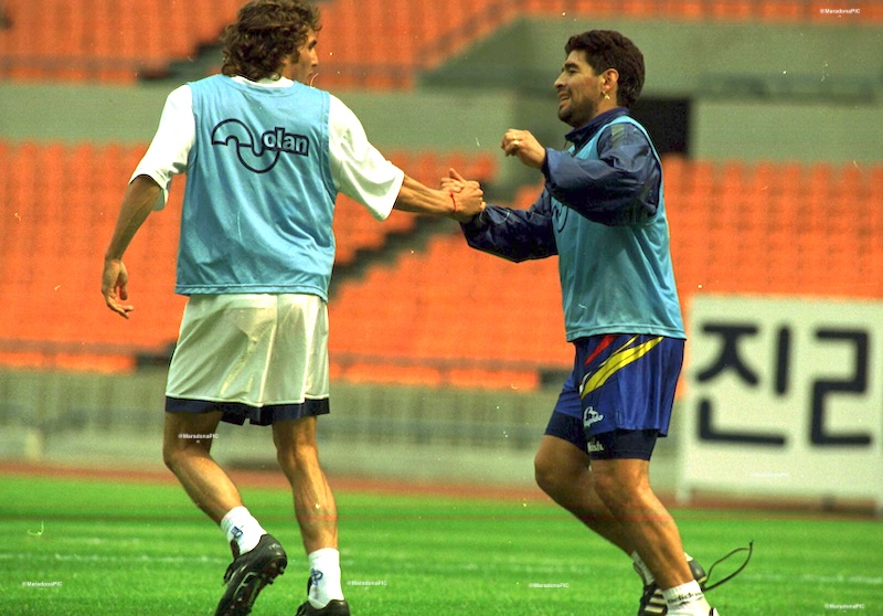ah buenoooo, esta inédita con el Manteca en 1995, en Corea, pocos días antes de su vuelta oficial a Boca.