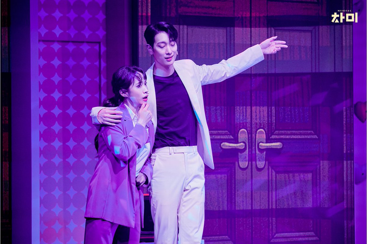 Musical_ChaMe's tweet image. [#뮤지컬 #차미] 🧩

📸 공연사진 피드 11 💖

❝ 이건 오래된 게임의 규칙 ❞

-

𝐌𝐔𝐒𝐈𝐂𝐀𝐋 𝐂𝐇𝐀𝐌𝐄 😍📱
𝟮𝟬𝟮𝟱.𝟱.𝟮𝟵 - 𝟴.𝟮𝟰