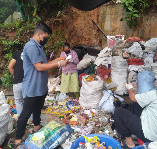 DarjeelingDico's tweet photo. Under Amader Para, Amader Samadhan (Hamro Gaon, Hamro Samadhan), Rangli Rangliot Block set an inspiring example of people’s participation. Led by BDO, Takdah GP &amp; youth groups, a community drive collected and managed 4,600+ kg of waste from villages responsibly. https://t.co/txedmXzDMa