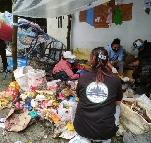 DarjeelingDico's tweet photo. Under Amader Para, Amader Samadhan (Hamro Gaon, Hamro Samadhan), Rangli Rangliot Block set an inspiring example of people’s participation. Led by BDO, Takdah GP &amp; youth groups, a community drive collected and managed 4,600+ kg of waste from villages responsibly. https://t.co/txedmXzDMa
