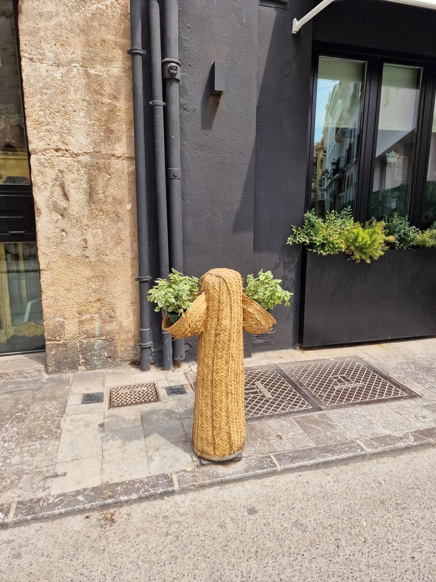 Julian4ик (@juliancik) on Twitter photo You can tell everything you need to know about a civilization by the way it decorates its bollards
<a href="/WorldBollard/">World Bollard Association™</a> You can tell everything you need to know about a civilization by the way it decorates its bollards
<a href="/WorldBollard/">World Bollard Association™</a>