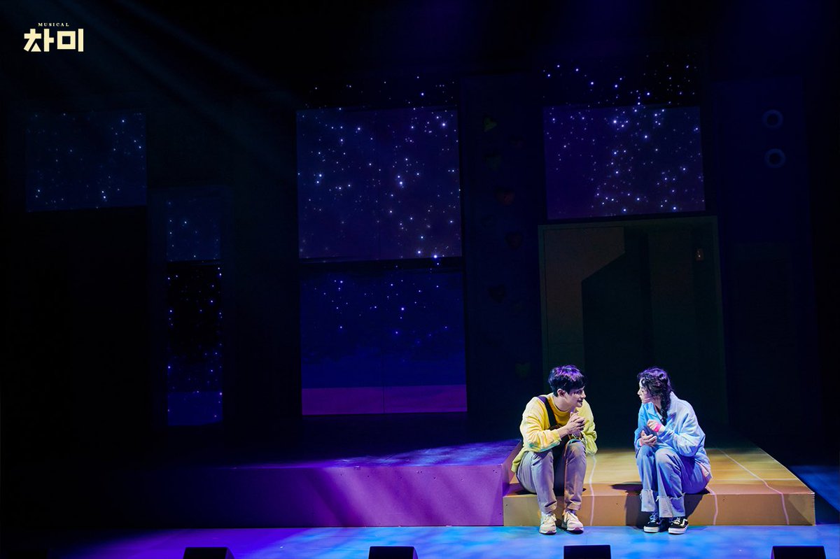 Musical_ChaMe's tweet image. [#뮤지컬 #차미] 🧩

📸 공연사진 피드 14 💖

❝ 진열장 속 상품처럼 반짝이지는 않지만
이 상처들이 내 삶의 흔적
이것이 나, 이 스크래치 ❞

-

𝐌𝐔𝐒𝐈𝐂𝐀𝐋 𝐂𝐇𝐀𝐌𝐄 😍📱
𝟮𝟬𝟮𝟱.𝟱.𝟮𝟵 - 𝟴.𝟮𝟰