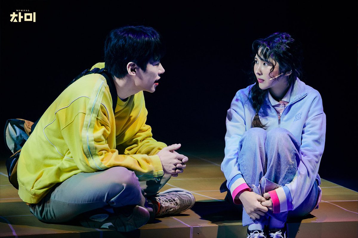 Musical_ChaMe's tweet image. [#뮤지컬 #차미] 🧩

📸 공연사진 피드 14 💖

❝ 진열장 속 상품처럼 반짝이지는 않지만
이 상처들이 내 삶의 흔적
이것이 나, 이 스크래치 ❞

-

𝐌𝐔𝐒𝐈𝐂𝐀𝐋 𝐂𝐇𝐀𝐌𝐄 😍📱
𝟮𝟬𝟮𝟱.𝟱.𝟮𝟵 - 𝟴.𝟮𝟰