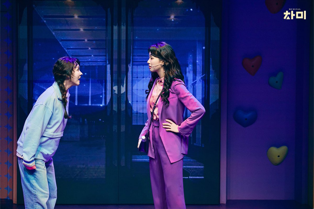 Musical_ChaMe's tweet image. [#뮤지컬 #차미] 🧩

📸 공연사진 피드 13 💖

❝ 내가 살고 싶은 진짜 삶을 네가 어떻게 알아? ❞

-

𝐌𝐔𝐒𝐈𝐂𝐀𝐋 𝐂𝐇𝐀𝐌𝐄 😍📱
𝟮𝟬𝟮𝟱.𝟱.𝟮𝟵 - 𝟴.𝟮𝟰