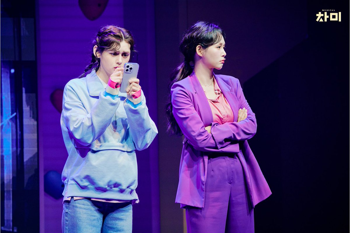 Musical_ChaMe's tweet image. [#뮤지컬 #차미] 🧩

📸 공연사진 피드 13 💖

❝ 내가 살고 싶은 진짜 삶을 네가 어떻게 알아? ❞

-

𝐌𝐔𝐒𝐈𝐂𝐀𝐋 𝐂𝐇𝐀𝐌𝐄 😍📱
𝟮𝟬𝟮𝟱.𝟱.𝟮𝟵 - 𝟴.𝟮𝟰