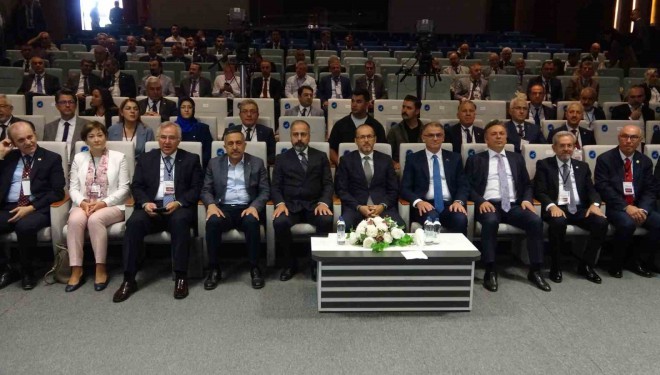 Van’da "Üniversite Hastaneleri Birliği Çalıştayı" başladı
gazetevan.com/public/haber/v… #van #vanhaber