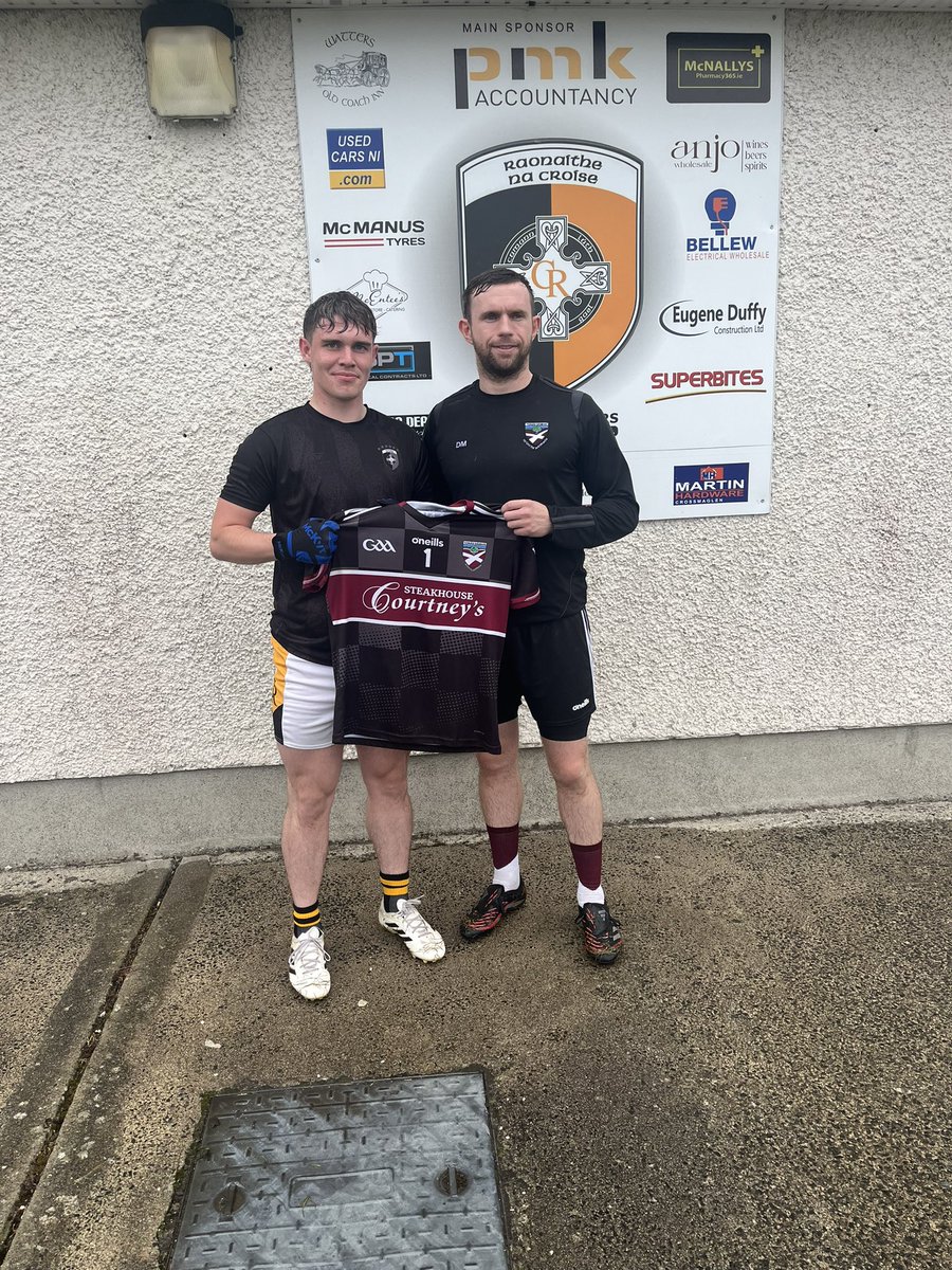 crossrangers's tweet image. Thank you David  &amp;amp; team/management @CorrinshegoGFC  who presented a jersey to Liam Finnegan before today’s game
#Stringer #GaaIsFamily