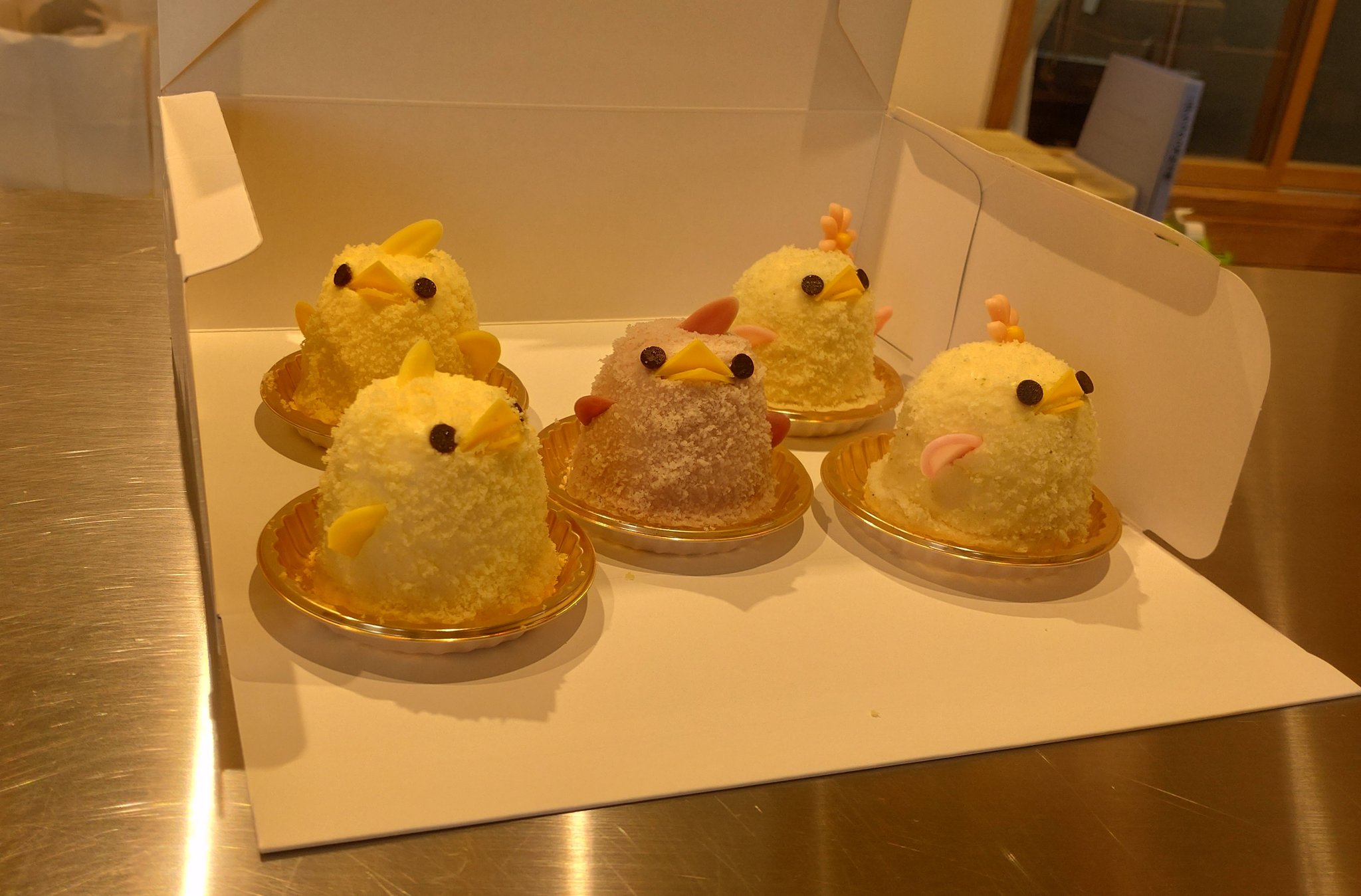 あきぴよりん ぴよりん200万羽販売を記念して #ぴよりんシュガー も明日のため