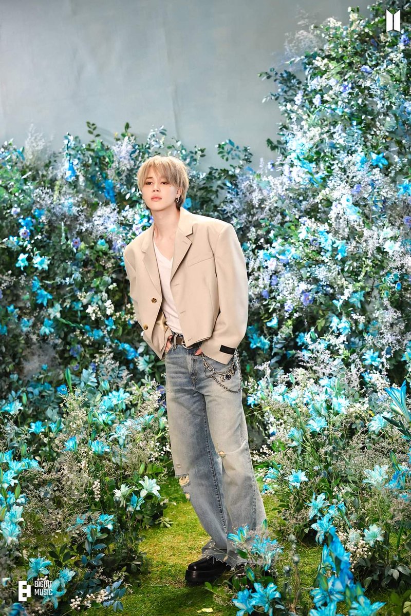 Bangtan7_Stream's tweet photo. 🌎| #JIMIN becomes the FIRST &amp; ONLY K-Soloist to have multiple songs completing 400 days in Global Spotify Daily Top Songs HISTORY, with "Who" joining.

CONGRATULATIONS JIMIN
WHO 400 DAYS ON SPOTIFY GLOBAL
GLOBAL IT BOY JIMIN 
#Who400days_SpotifyGlobal https://t.co/PCcUsHO0x3