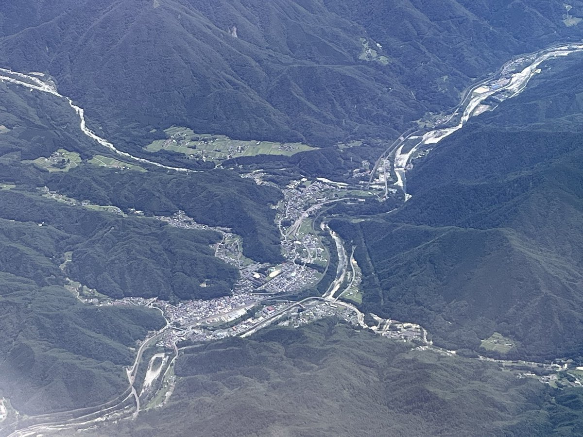 idmatsu's tweet photo. 新千歳空港→中部国際空港
松本上空
#空撮 https://t.co/gcORHYaQdL