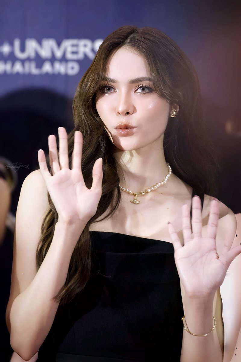 Say Hi~  👋🏻

#FinalMUT2025xCharlotte
#ENGLOTxRedCarpetWithMGIStar
