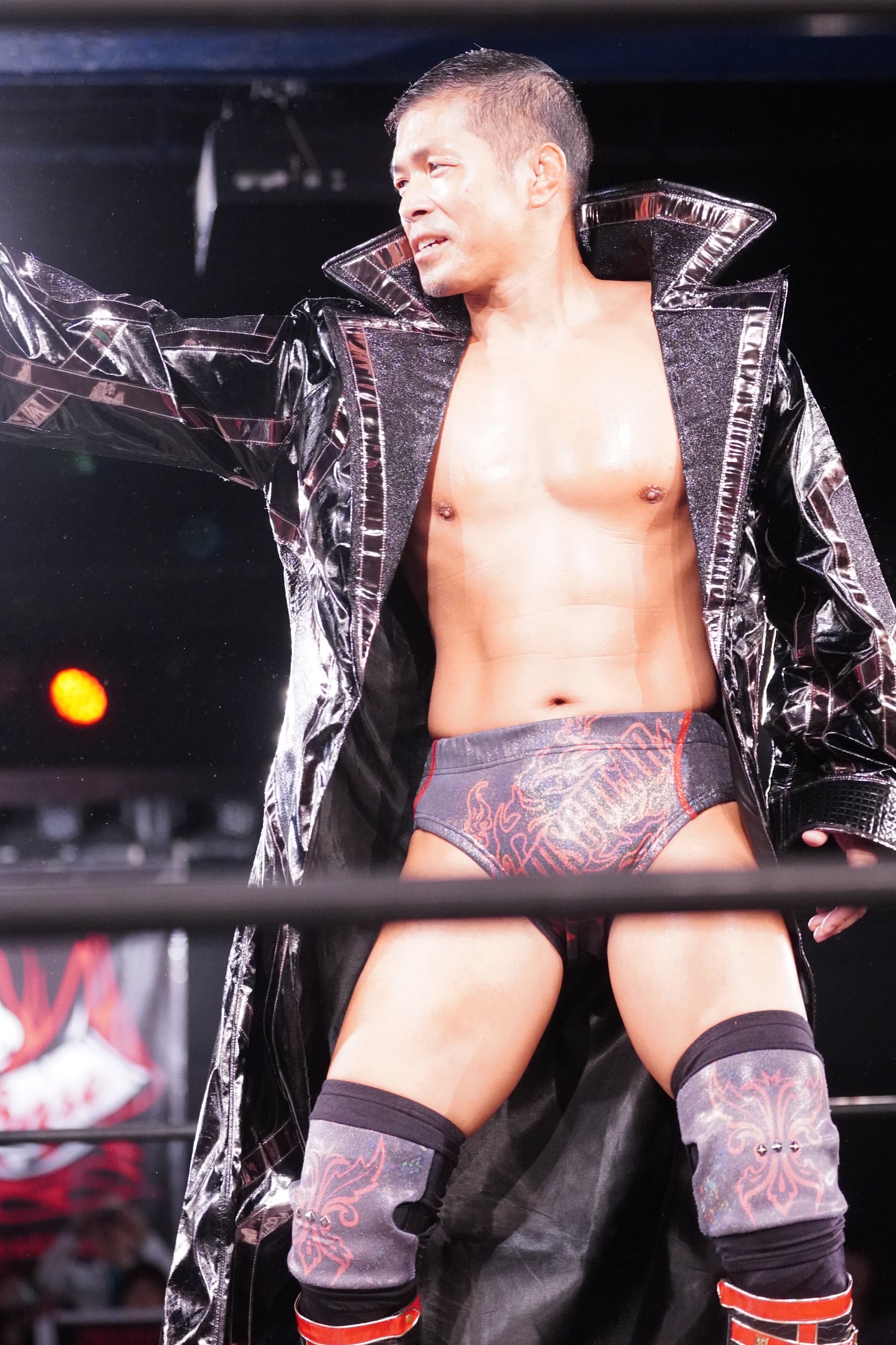 激レア secretbase 全日本プロレス スカルビー 白 BALZAC 【公式通販】