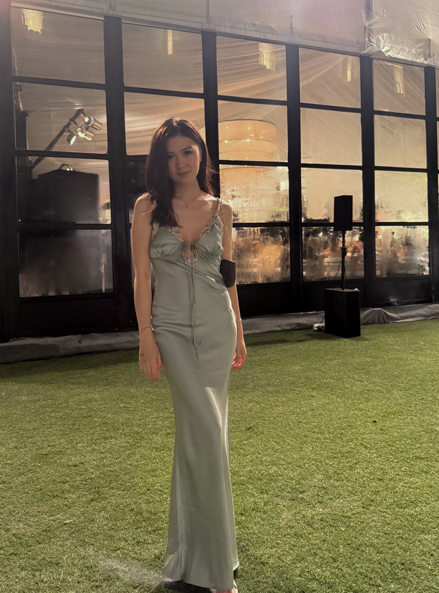 I heard someone say that a girl who’s into crypto looks cuter.