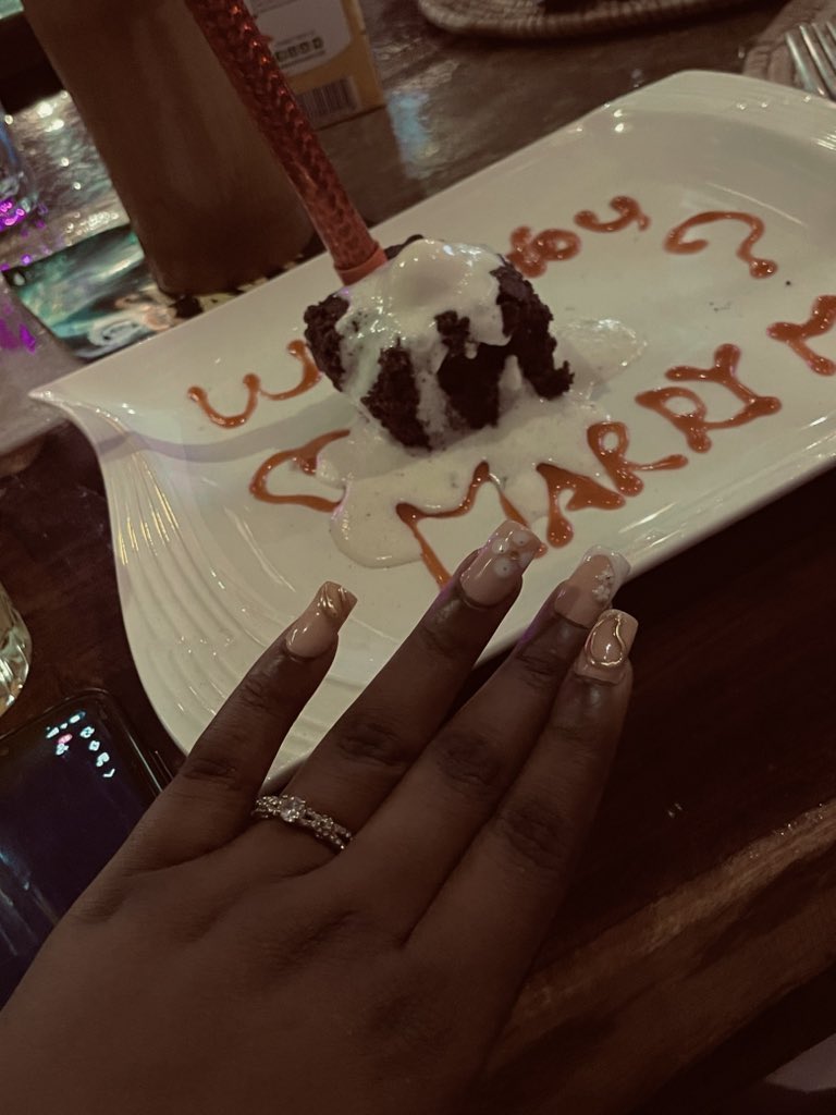Girl_Divass's tweet photo. I said YES too☺️ https://t.co/LF0AChPNla