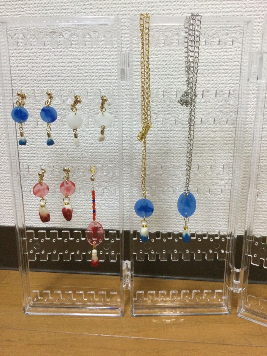 明日の体験会に向け、自作ボードゲーム「コンペイント」をモチーフにしたアクセサリー達が完成しました✨
#ハンドメイドアクセサリー