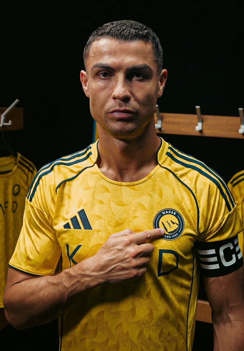 Cr7Timeline's tweet image. BREAKING:

Cristiano Ronaldo becomes the first player in history to score 100+ goals for five different teams.