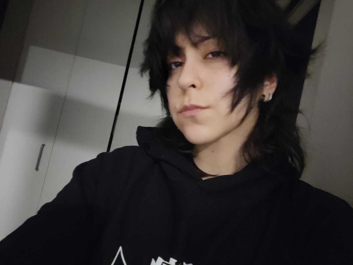 big fan of my hair at the moment too bad i dont leave my house✌️✌️