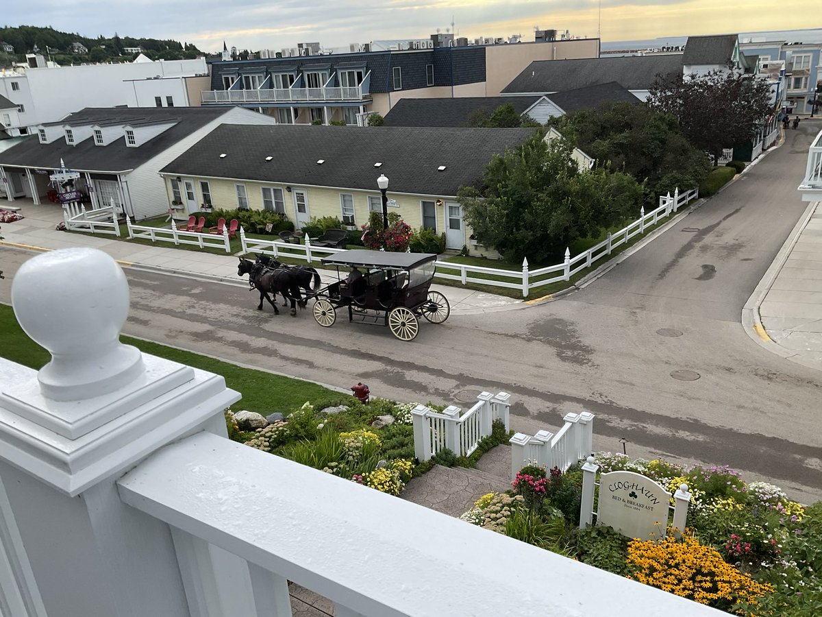gdd2018's tweet photo. A few photos of Mackinac Island, a car-free island located in Lake Huron, in northern Michigan. The island is known for its historic architecture (Victorian style homes), horse-drawn carriages, and fudge. https://t.co/KHRRWOeLjc