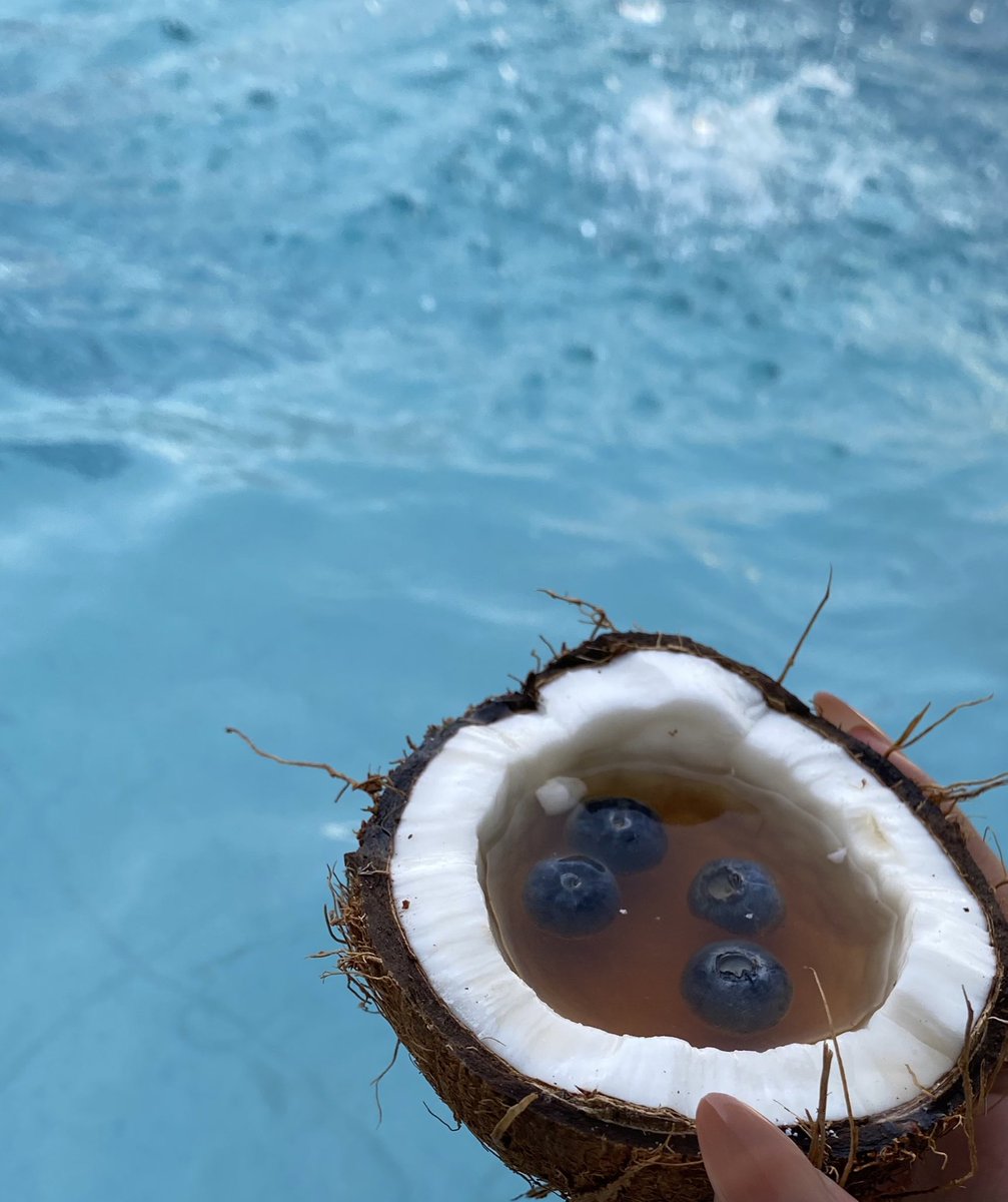 الصيف منعش ⛱️☀️🐚🌊
بس ما فهمنا له