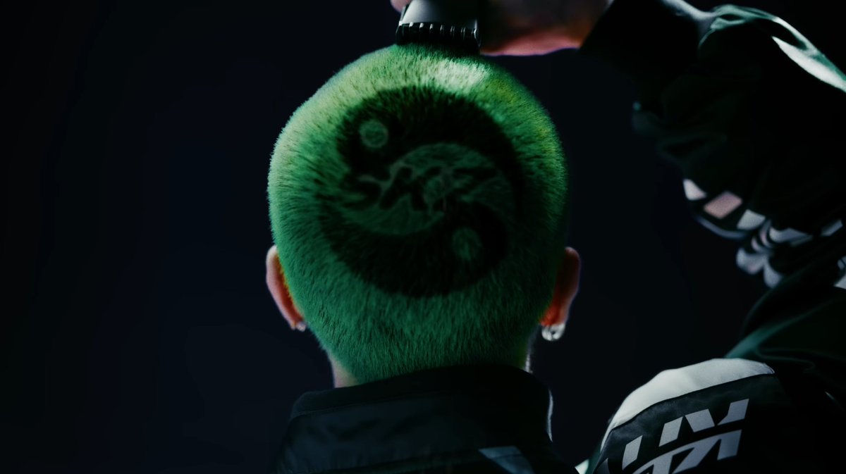 “CEREMONY” is now the fastest 2025 K-pop boy group M/V to surpass 1M likes on YouTube!

#1 CEREMONY — 1 day 8h 🆕️🏆
#2 Bad Desire — 47 days
#3 THUNDER — 88 days

No other 2025 boy group M/Vs has surpassed this milestone.

<a href="/Stray_Kids/">Stray Kids</a> #StrayKids #스트레이키즈