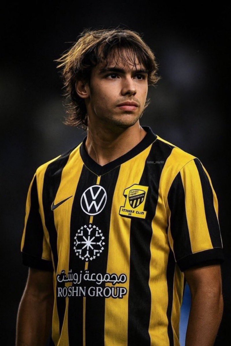 ملخص الشوط الأول القوي والممتع . اللي استعرض فيه #النصر_الأهلي عناصرهما من المحترفين :

على اللجنة الفنية بنادي #الاتحاد التخلي عن ( تصغير ) تعاقدات الفريق . الذي تحول إلى مطاردة مواهب العالم ( تحت 18 سنة و 21 سنة)!! على حساب الشجاعة في دخول سباق اللاعبين الافذاذ الجاهزين لاكمال