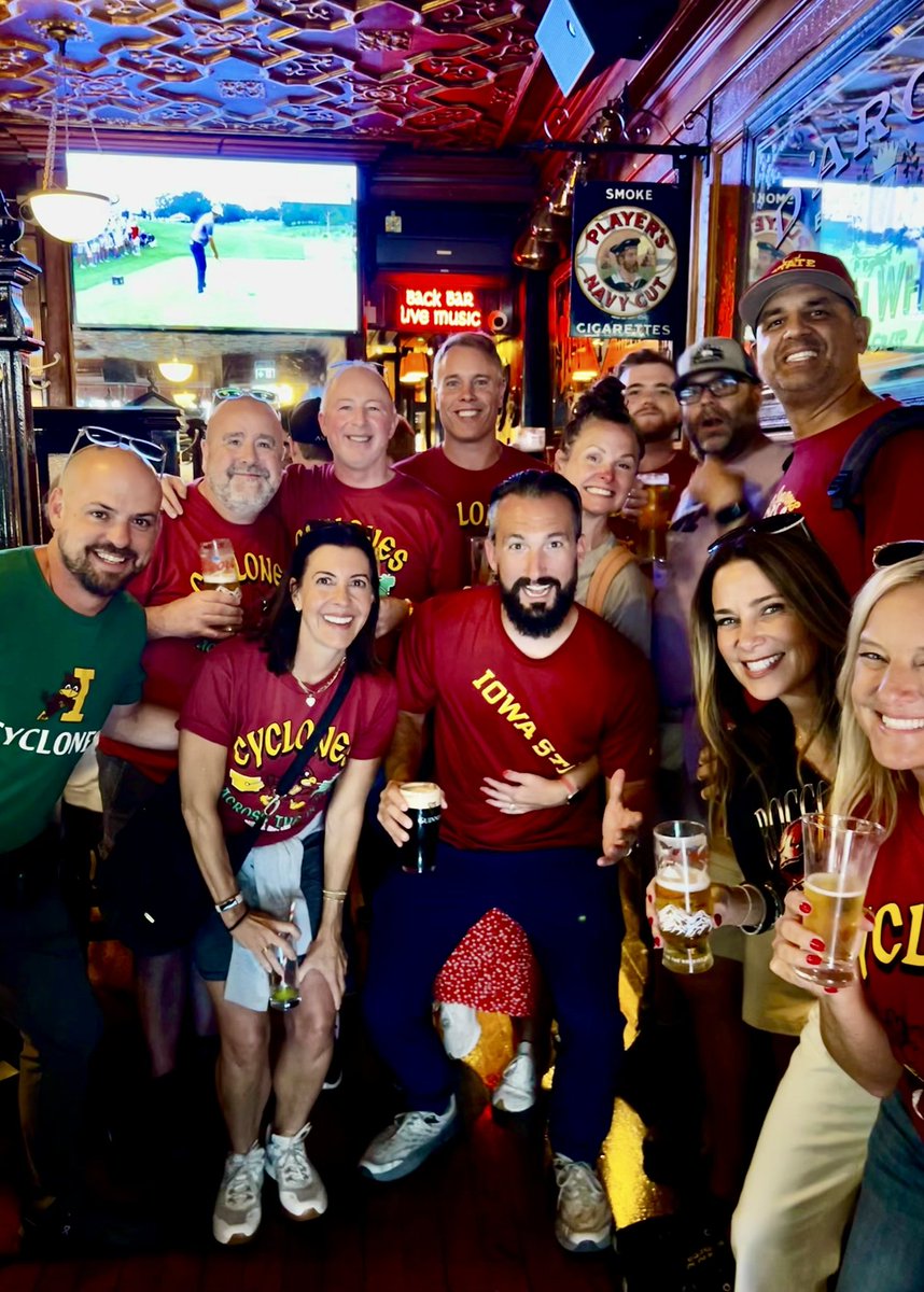ChrisMWilliams's tweet photo. Some views from Friday. My friend Ryan organized an iconic Dublin pub crawl.
It was so much fun. We had a local tour guide and everything. https://t.co/1Sz3FxF4A8