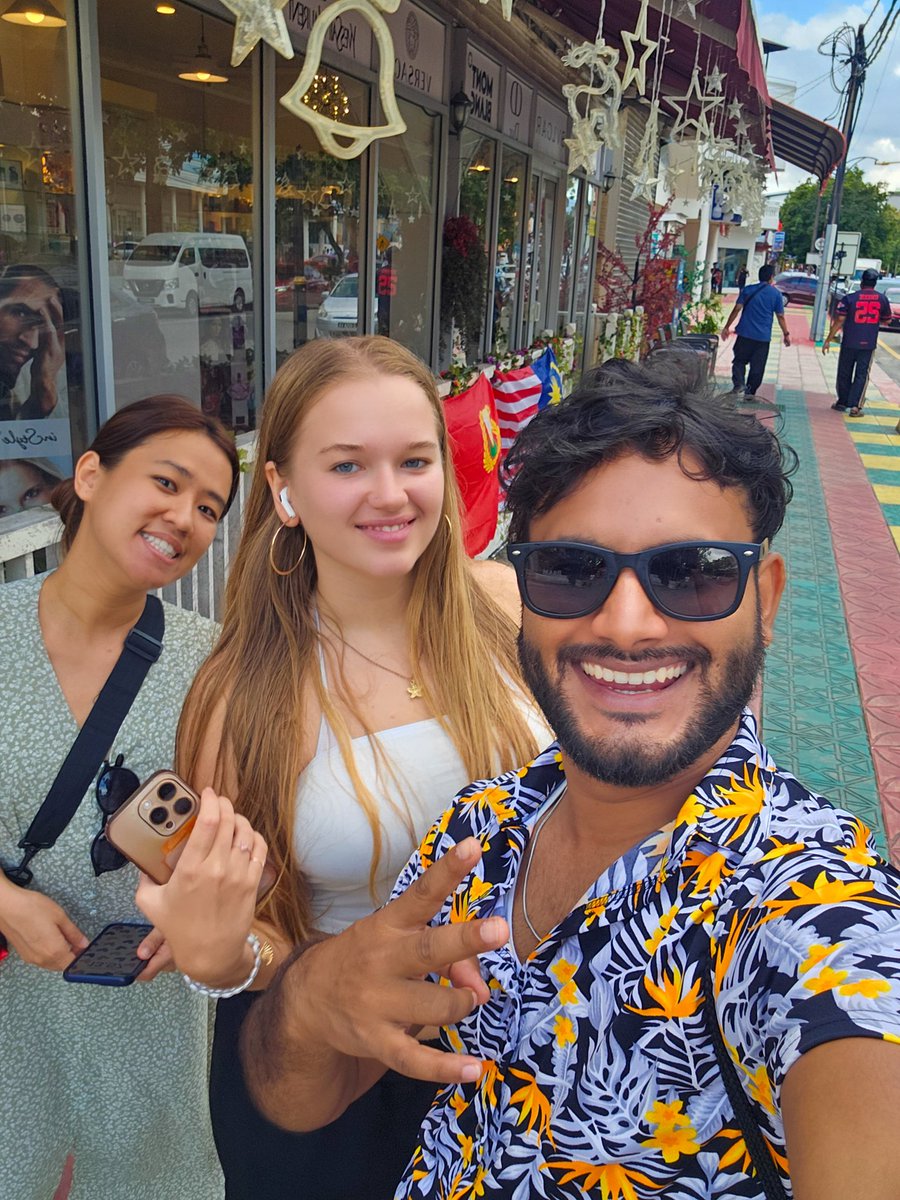 Techdroidhindi's tweet photo. Malaysiya Met Some Friends in Langkawi Island 🏝️
#trip #malaysia #fun #JOY #Travel https://t.co/TXT5VPjLVA