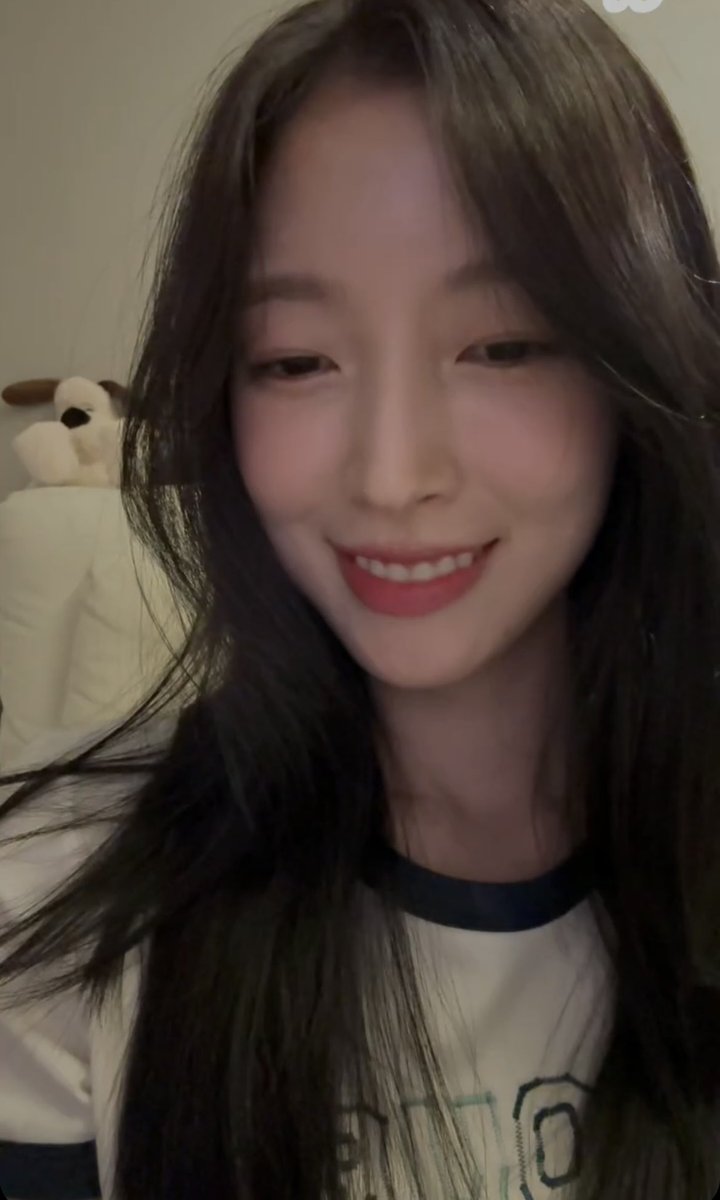 lvarin_'s tweet photo. 오늘도 엄청 예뿌시다😭🩷 https://t.co/CMSBRuT3G3