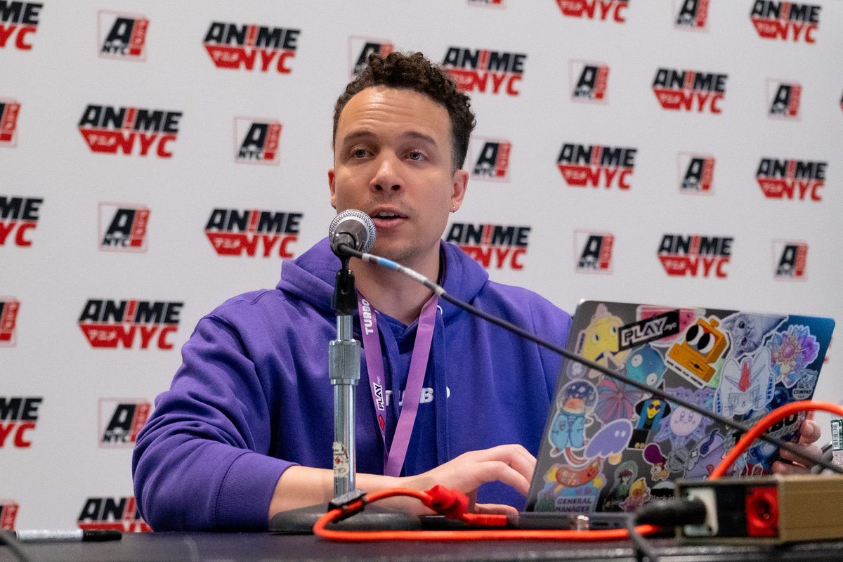Turbo panel at #PlayNYC <a href="/animenyc/">Anime NYC</a> about the history of 2D games and design and making games today👾 

The audience was super fun and packed with passionate questions about game dev.
