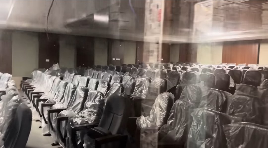 TEAM_CBN1's tweet image. త్వరగా పూర్తి చేస్తున్న AP CRDA భవనం.. ఇప్పటికే 90% పూర్తి అయిన భవన నిర్మాణం..

సెప్టెంబర్ మొదటి వారం లేదా రెండవ వారం లో సీఎం చంద్రబాబు నాయుడు గారి చేతుల మీదుగా ప్రారంభోత్సవం చేయనున్నారు 

#ChandrababuNaidu #APCRDA